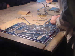Assemblage d'un vitrail