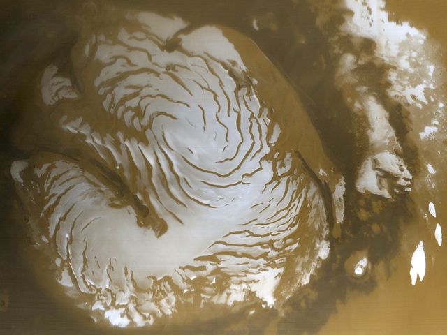 De la glace...  (image Ciel & Espace)