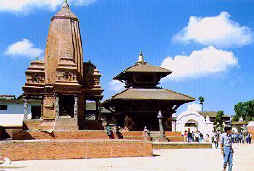 Porte d'entre de la ville de Bhaktapur.jpg (22432 octets)